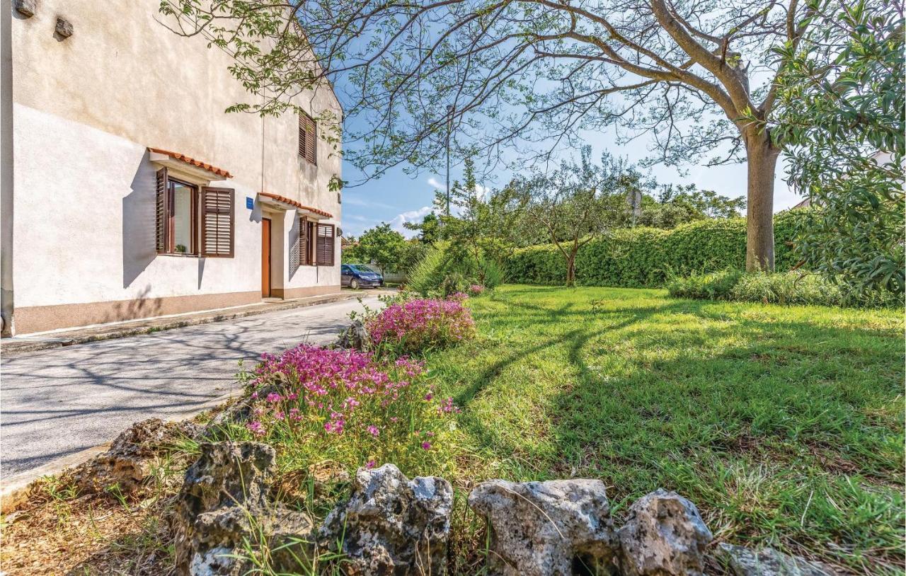 Cozy Apartment In Fazana With Kitchen Εξωτερικό φωτογραφία